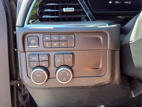 Used 2025 Chevrolet Tahoe LT AWD/4WD image 23
