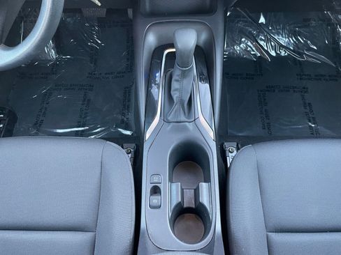 Used 2025 Toyota Corolla LE image 40