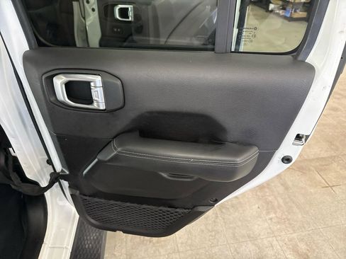 Used 2022 Jeep Wrangler Unlimited Sahara w/ Cold Weather Group AWD/4WD image 52