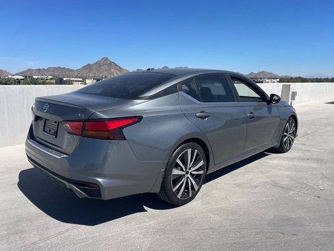 Used 2020 Nissan Altima 2.5 SR w/ Premium Package image 2