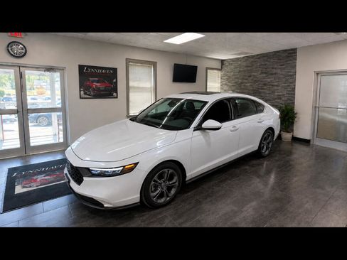 Used 2023 Honda Accord EX image 3