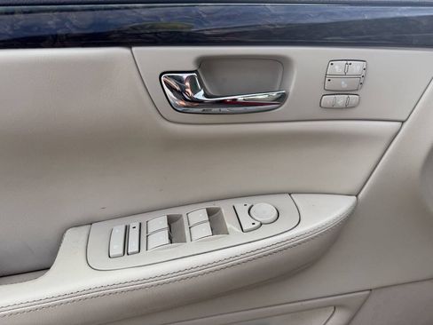 Used 2010 Cadillac DTS FWD image 11