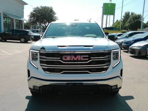 Used 2026 GMC Sierra 1500 SLT RWD image 3