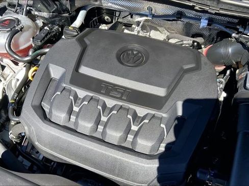 Used 2022 Volkswagen Tiguan SEL R-Line image 33
