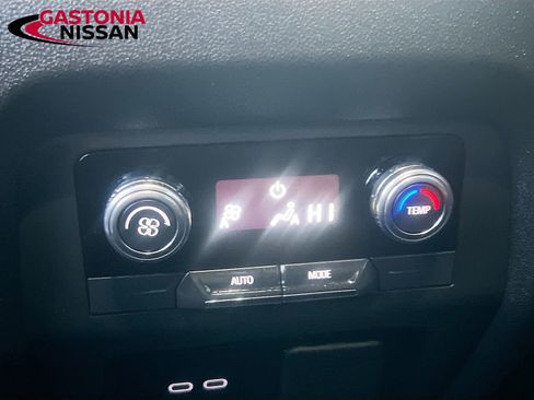 Used 2025 GMC Acadia Elevation image 35