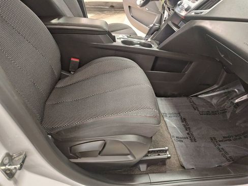 Used 2016 GMC Terrain SLE image 30