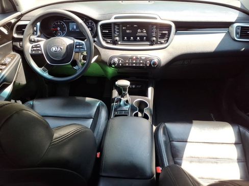 Used 2020 Kia Sorento L FWD image 11