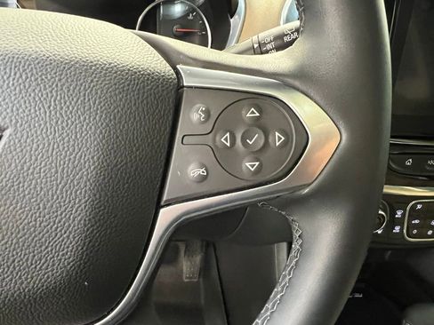 Used 2023 Chevrolet Traverse Premier AWD/4WD image 19
