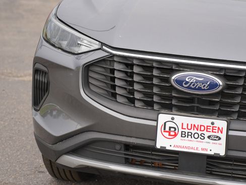 Used 2024 Ford Escape Active AWD/4WD image 11