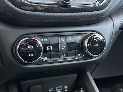 Used 2022 Chevrolet TrailBlazer LT w/ Convenience Package AWD/4WD image 24
