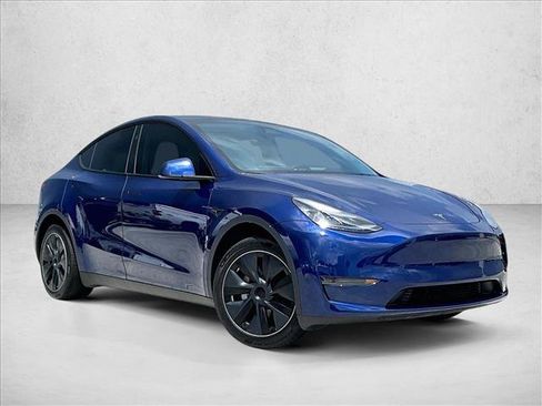Used 2024 Tesla Model Y Long Range AWD/4WD image 12