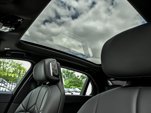 Used 2024 BMW 740i xDrive w/ Premium Package AWD/4WD image 27
