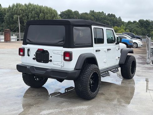 Used 2022 Jeep Wrangler Unlimited Sport AWD/4WD image 3