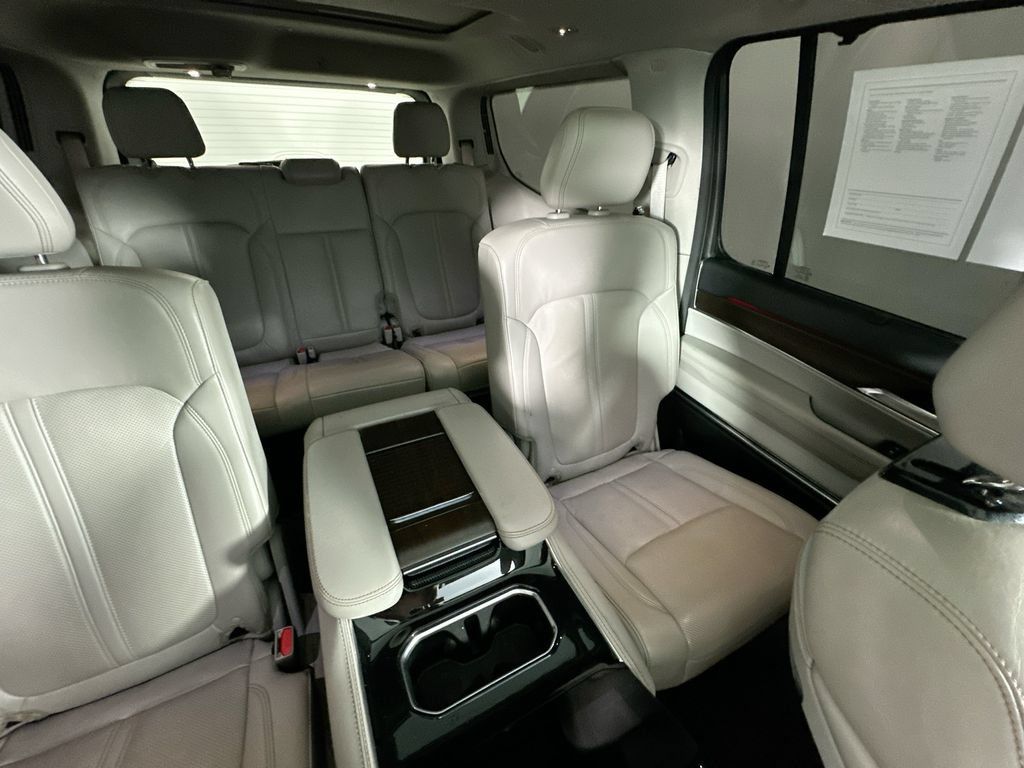 Used 2022 Jeep Grand Wagoneer Series I AWD/4WD image 14