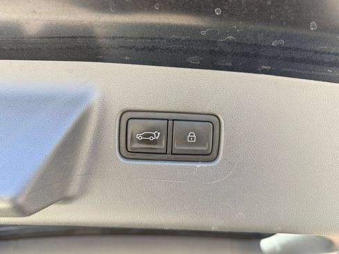 Used 2025 Hyundai Santa Fe SEL FWD image 21