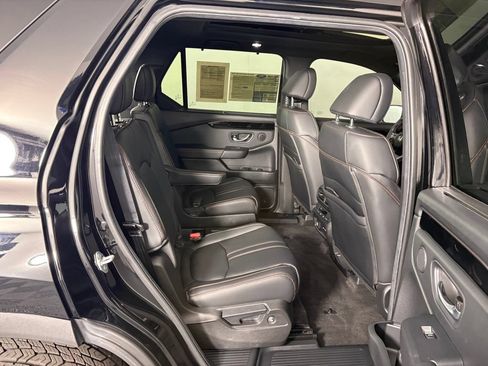 Used 2025 Honda Pilot TrailSport image 37