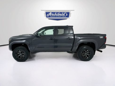 Used 2024 Toyota Tacoma TRD Sport AWD/4WD image 5