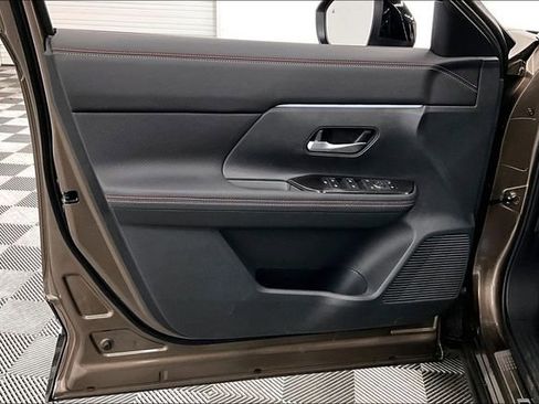 New 2026 Nissan Kicks SR w/ SR Premium Package AWD/4WD image 31