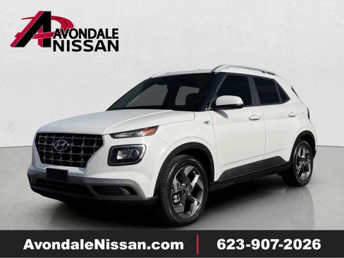 Used 2024 Hyundai Venue SEL FWD image 1