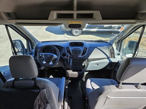Used 2018 Ford Transit 350 XL image 32