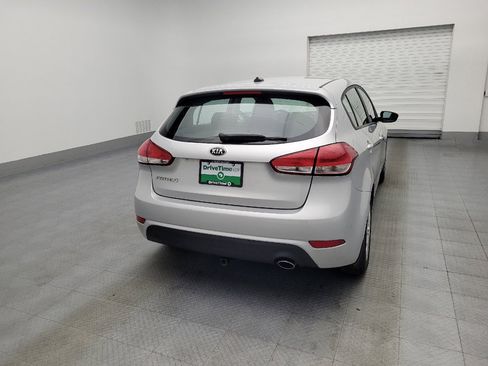 Used 2017 Kia Forte LX image 7