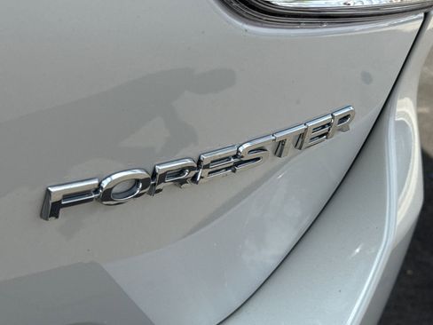 Used 2023 Subaru Forester Premium image 3