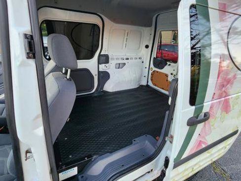 Used 2010 Ford Transit Connect XLT FWD image 16