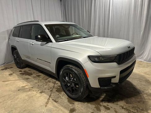 New 2024 Jeep Grand Cherokee L Laredo image 1