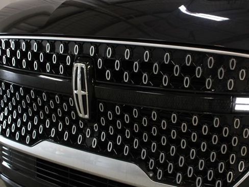 New 2026 Lincoln Navigator Reserve AWD/4WD image 32