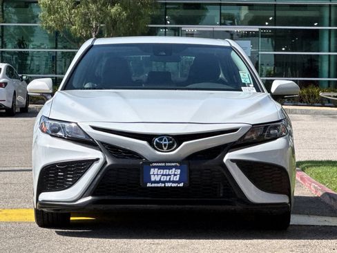 Used 2024 Toyota Camry SE FWD image 9