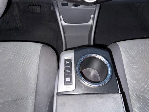 Used 2012 Toyota Prius V Two image 35