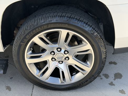 Used 2015 Cadillac Escalade ESV Premium AWD/4WD image 12