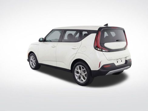 Used 2025 Kia Soul S image 4