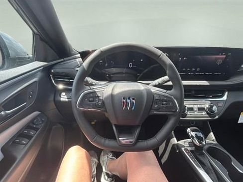 Used 2025 Buick Envista Preferred w/ Convenience I Package image 8