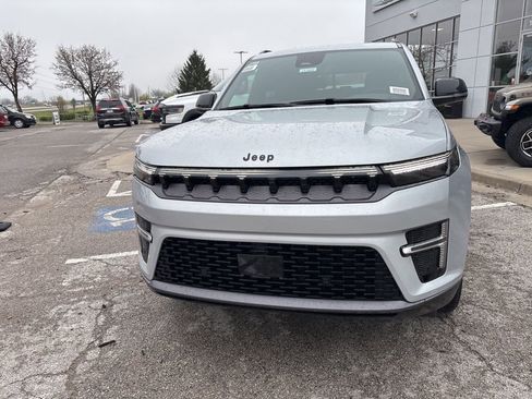 New 2026 Jeep Grand Wagoneer Limited AWD/4WD image 11