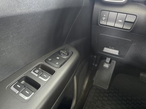 Used 2021 Kia Sportage LX image 22