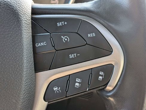 Used 2019 Jeep Grand Cherokee Limited w/ Luxury Group II AWD/4WD image 29