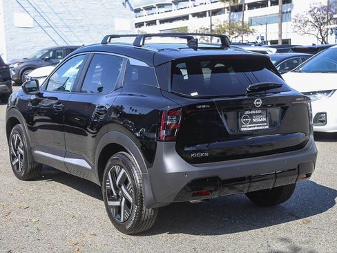 Used 2026 Nissan Kicks SV image 6