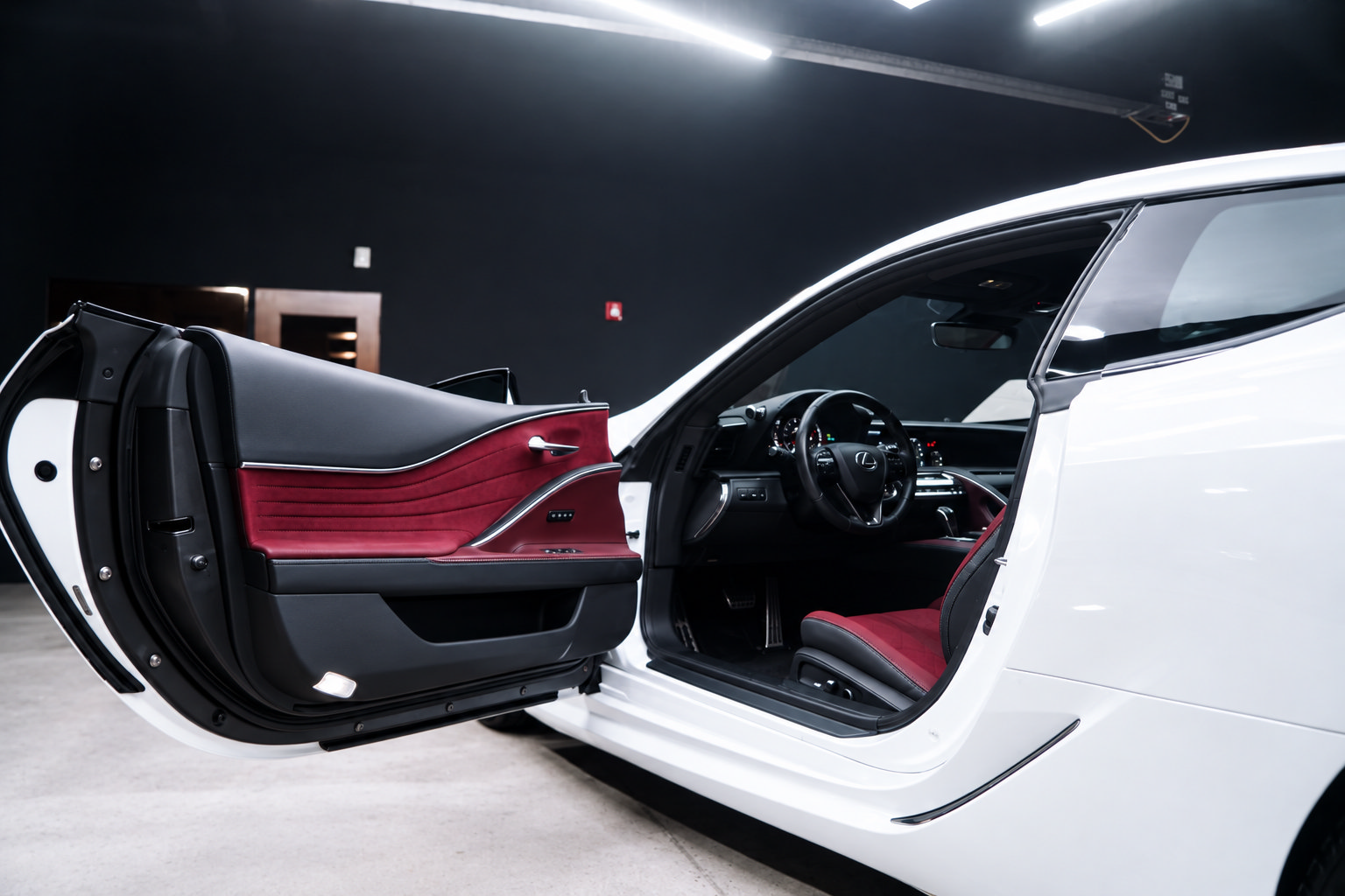 Used 2018 Lexus LC 500 Coupe RWD image 11