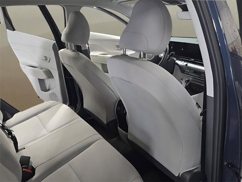 Certified 2025 Hyundai Kona SEL image 17