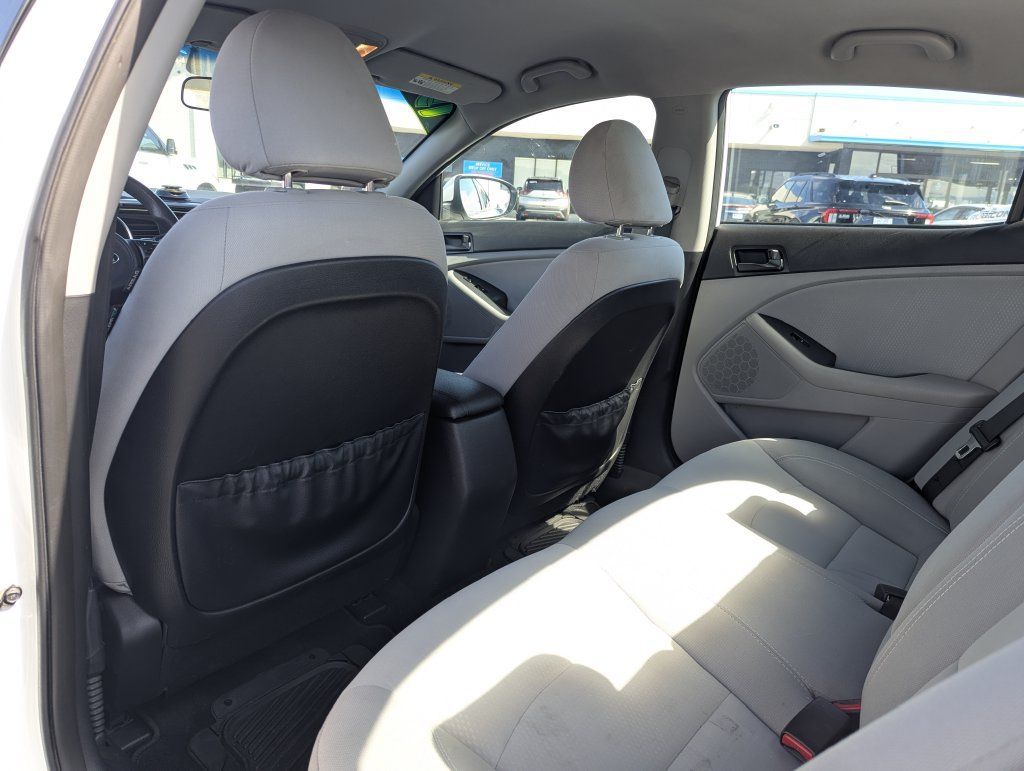 Used 2015 Kia Optima LX FWD image 27