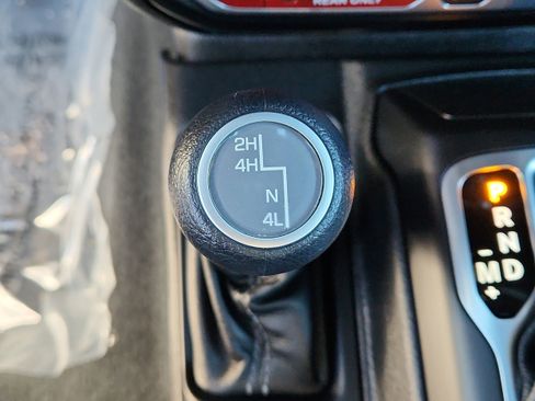 Used 2024 Jeep Wrangler Unlimited Rubicon image 24