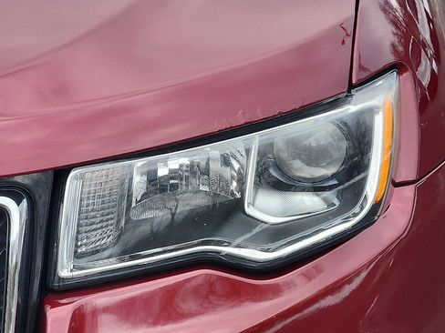 Used 2019 Jeep Grand Cherokee Limited image 9