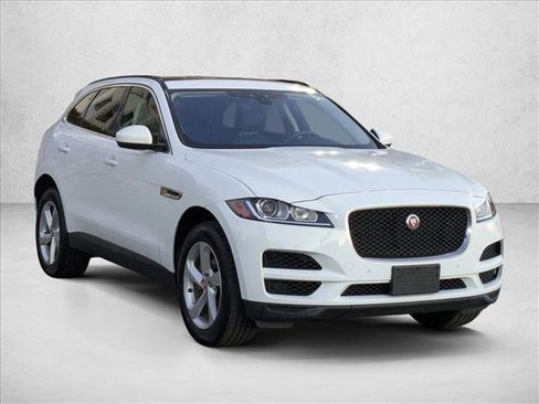 Used 2019 Jaguar F-PACE Premium image 3
