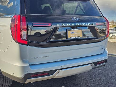 Certified 2025 Ford Expedition Max Platinum image 7