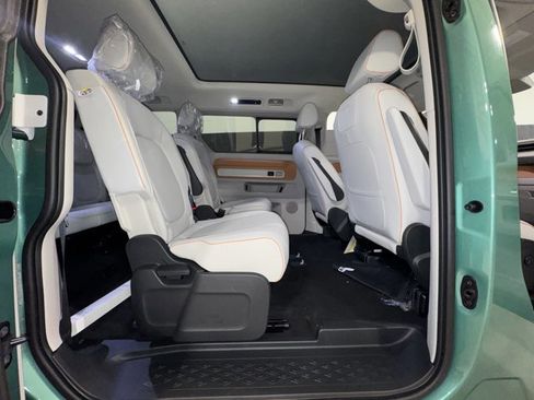 New 2025 Volkswagen ID. Buzz Pro S Plus image 16