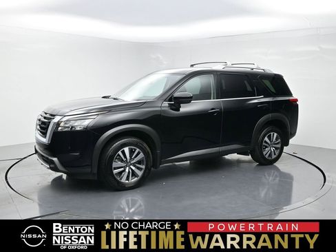 Used 2025 Nissan Pathfinder SL AWD/4WD image 1