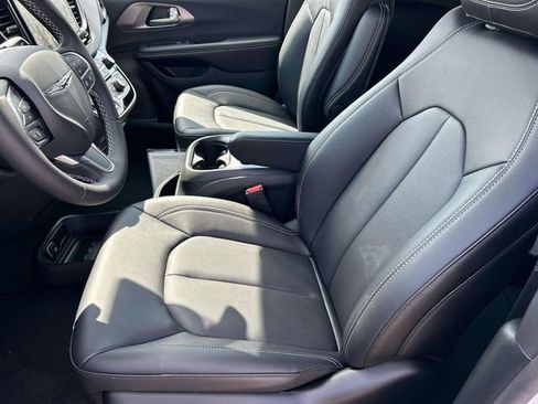 New 2026 Chrysler Voyager LX FWD image 23