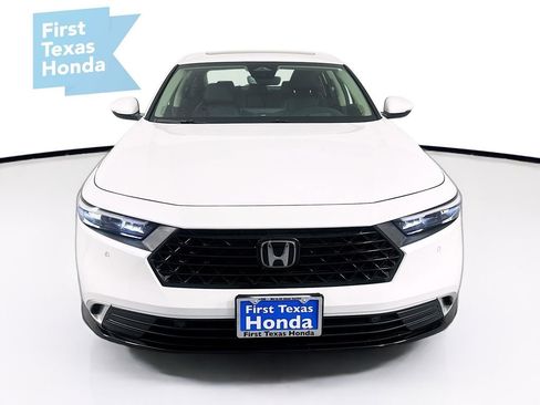 Used 2025 Honda Accord Touring image 2