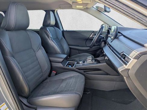 Used 2022 Mitsubishi Outlander SE image 18